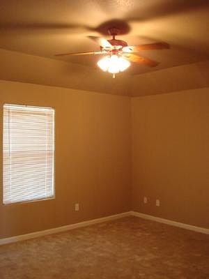 4th image of 1023 GRAND RIVER DR