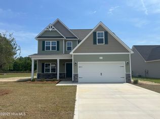 521 Orchard Creek Dr, Richlands, NC 28574