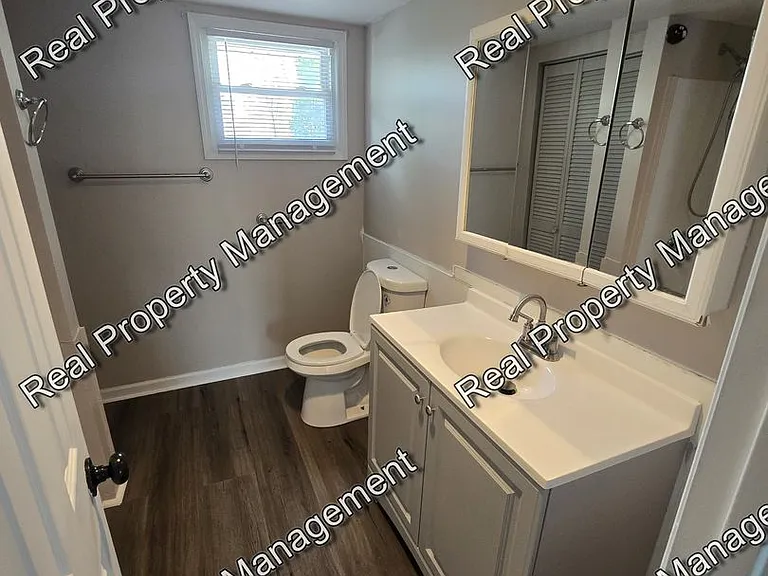 514 E Dahlgren St — Photo 8