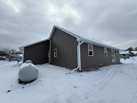 4th image of 709 Robin St