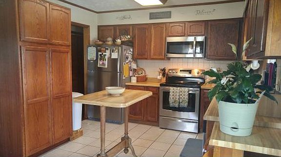 3rd image of 134 Mayfield Dr
