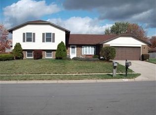 878 Sunset Dr, Englewood, OH 45322