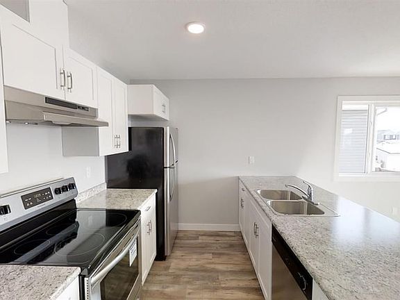 3rd image of 9521 113th Ave #1