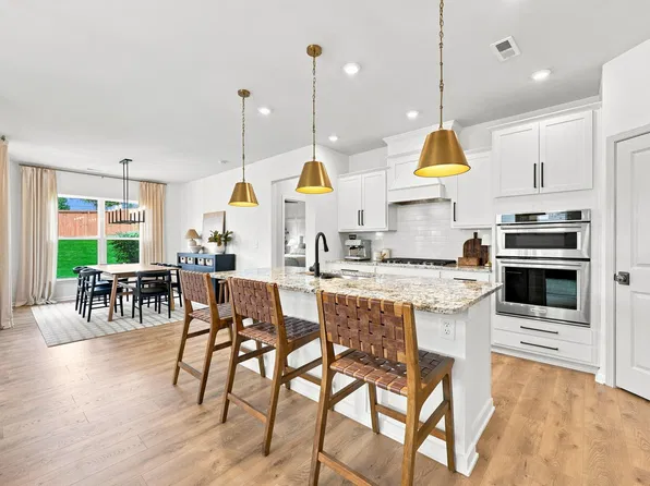 2334 Bethpage Dr, Fuquay Varina, NC 27526