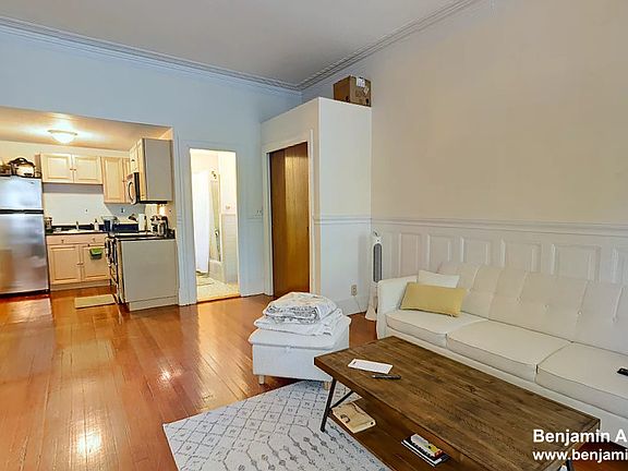 3rd image of 1071 Beacon St #11
