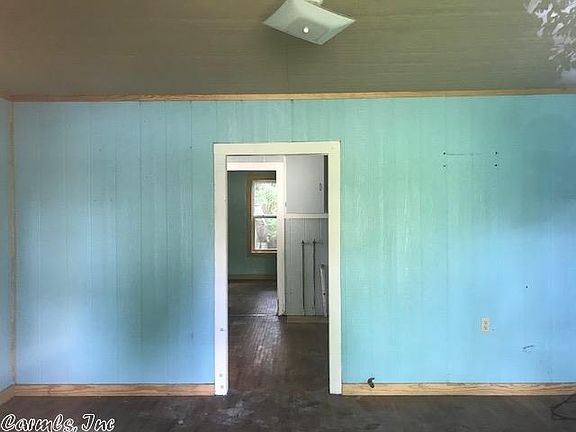 5th image of 1110 Oak Grove Ave