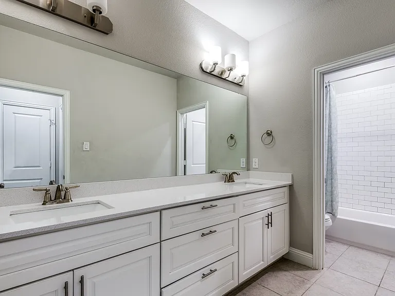 9456 Kavik St — Photo 1