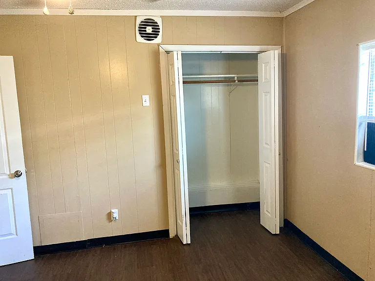 401 Avenue J #2 — Photo 11