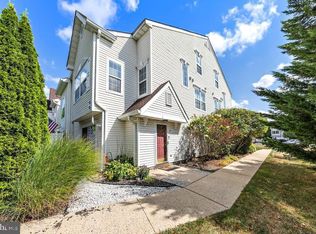16 Richmond Ct, Tinton Falls, NJ 07712