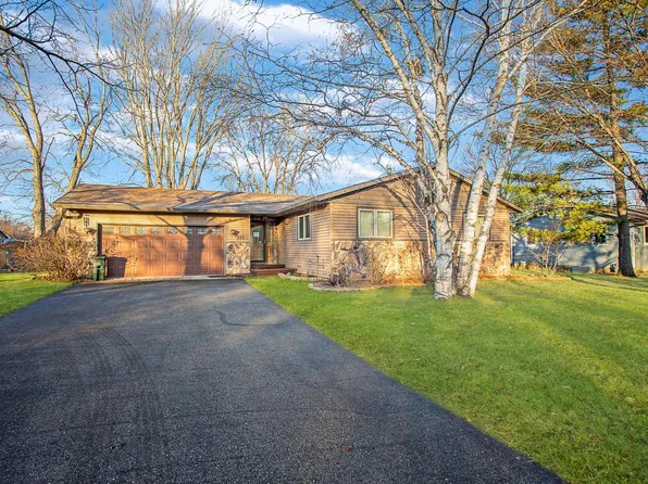 1118 Park Pl NE, Alexandria, MN 56308