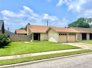 201 Ivanhoe Dr, Victoria, TX 77901