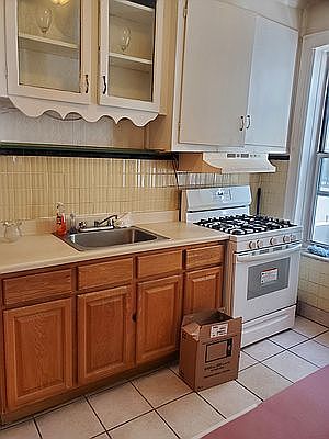 2nd image of 2349 26th St #1