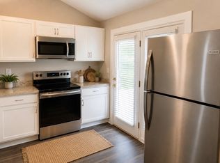 7006 Betsy Ross Dr, Louisville, KY 40272