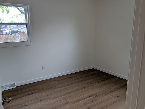 5th image of 11811 W Flagg Ave #11811