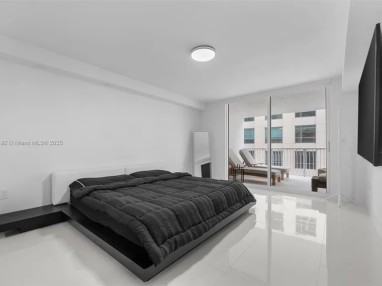 1200 Brickell Bay Dr #2812 — Photo 17