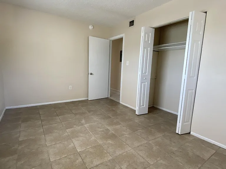 2767 Jackson St — Photo 3