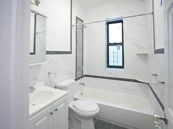 5th image of 60 Clarkson Ave #1O