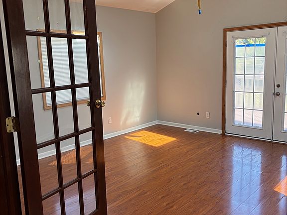 5th image of 32900 Haggerty Dr