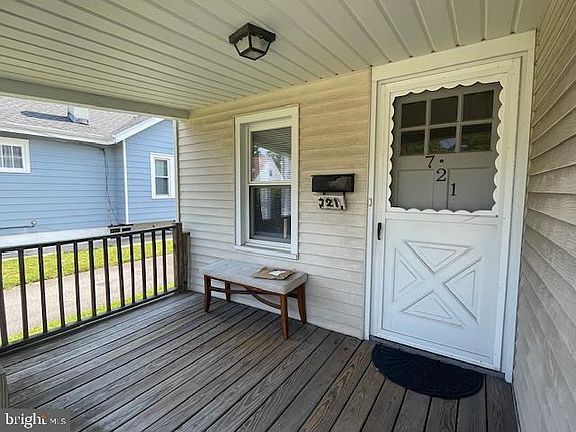 2nd image of 721 Mayflower Ave