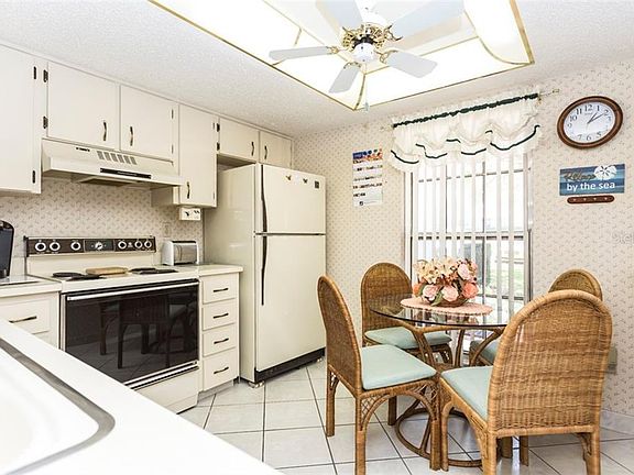 5th image of 12516 Dearborn Dr #C