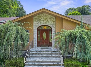 22 Penn Drive, Dix Hills, NY 11746