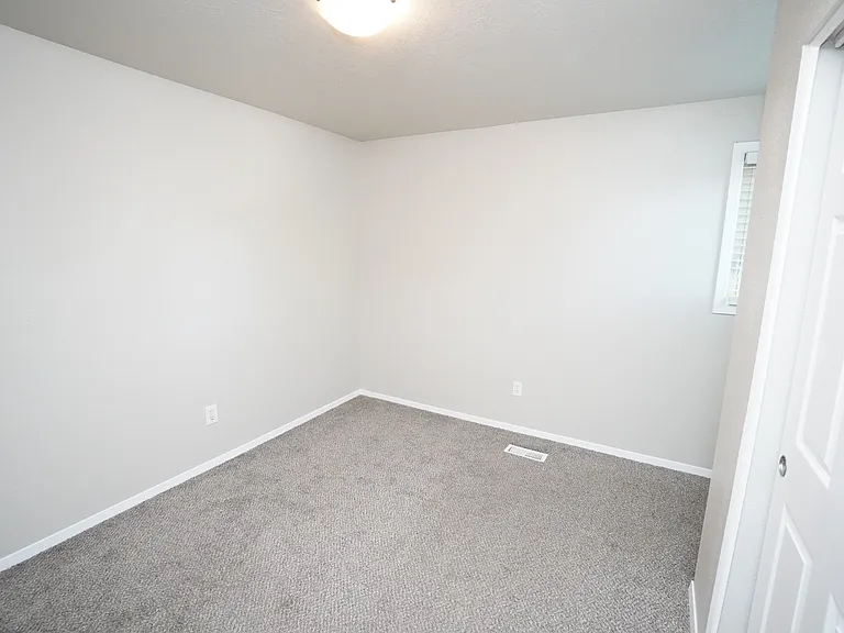 698 S Berwick Dr — Photo 20