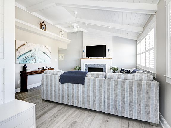 4th image of 234 36th St Unit C