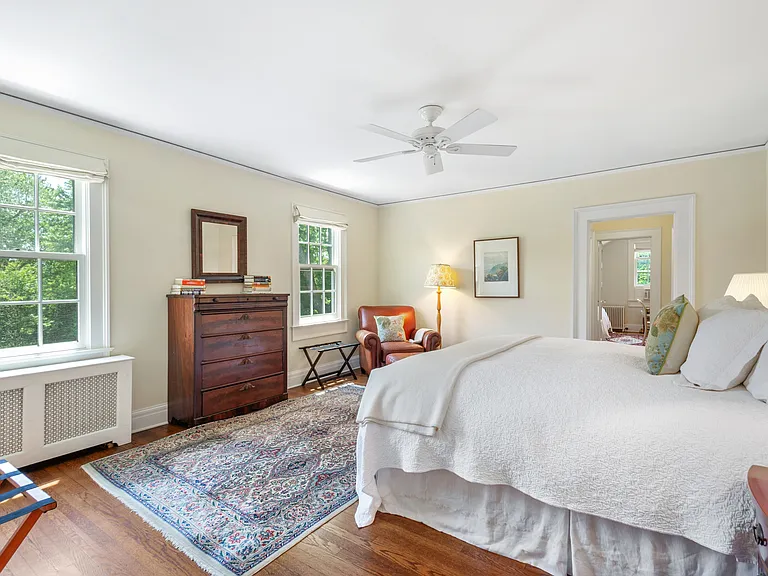 155 First Neck Ln — Photo 39