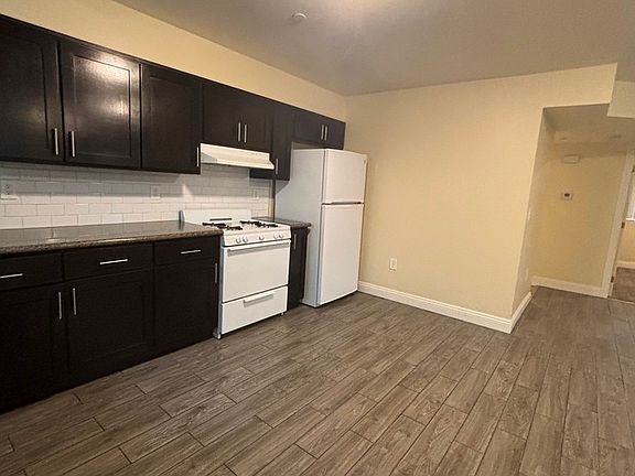 3rd image of 524 W 51st St