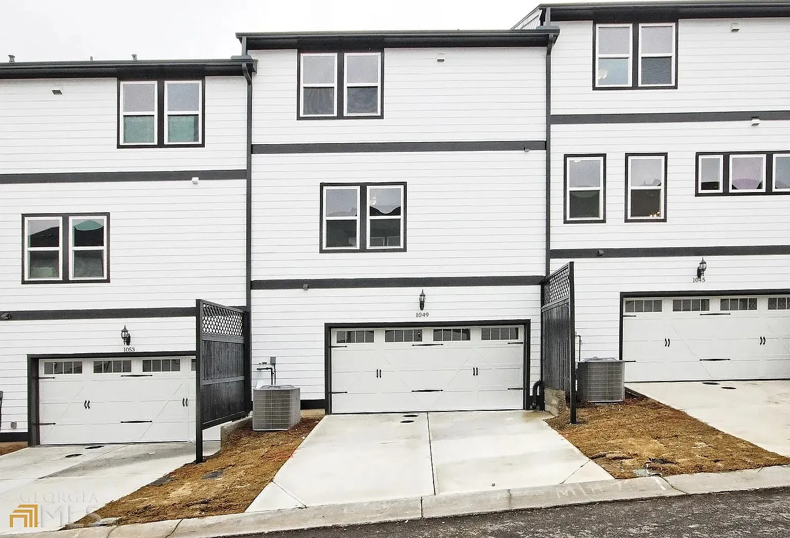 4 bed, 3.5 bath, 2038 sqft, $2,850 — Photo 1
