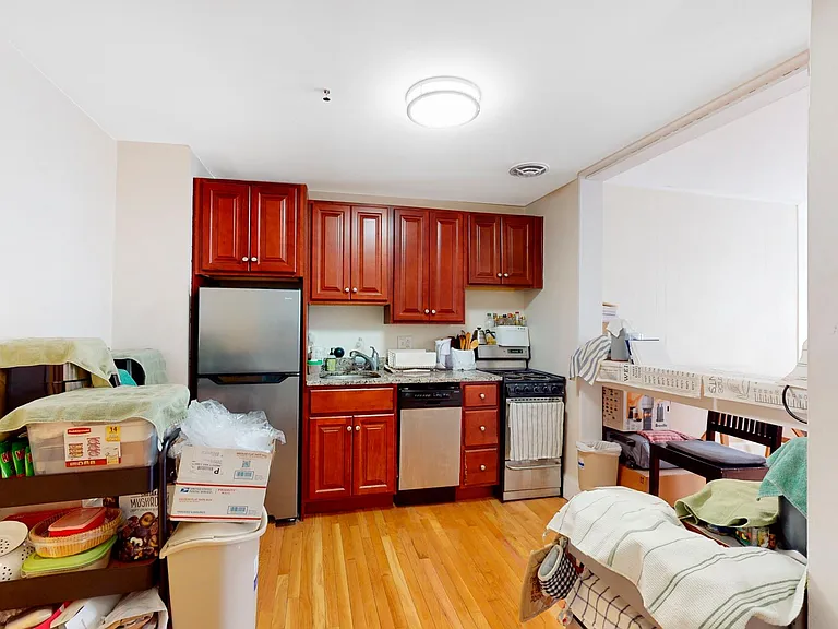 289 Beacon St #10 — Photo 2
