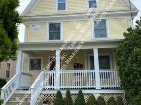 822 Arch St