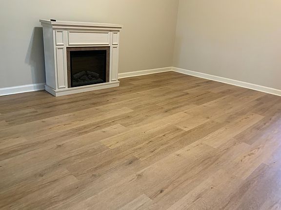 2nd image of 25 Brittany Ct #3