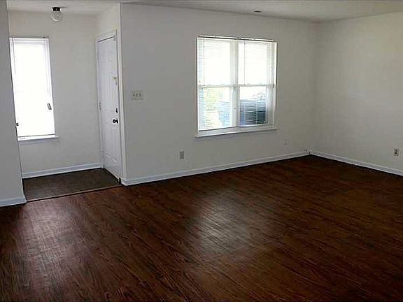 3rd image of 5408 Grand Lake Cres