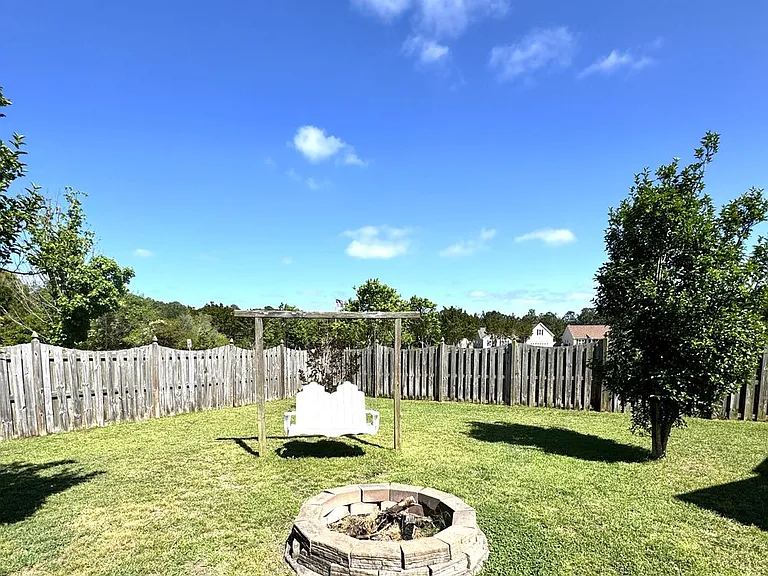 418 Amaryllis Ln — Photo 34