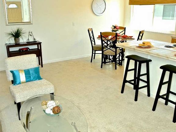 4th image of 5475 Eagles Ln APT 4