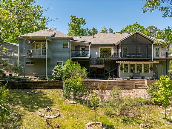 2nd image of 8252 Hickory Tree Ln