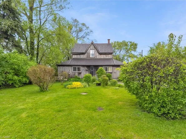 382 Beach Blvd, Hamilton, ON L8H 6W7