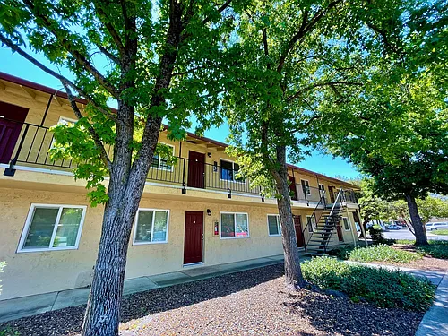 7th Street Manor Photo 1