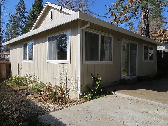 Sliding door to patio!