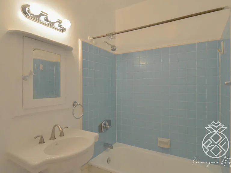 441 N Orange Grove Ave #1/2 — Photo 26