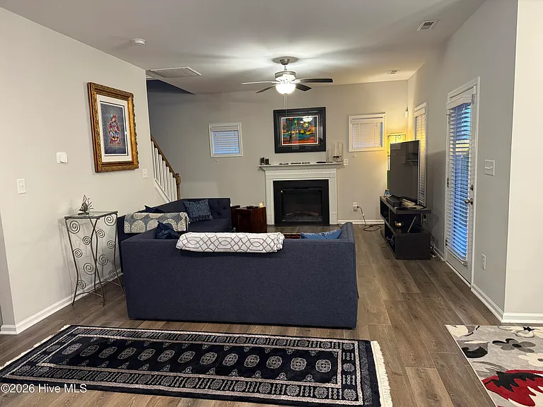 406 Ames St — Photo 11