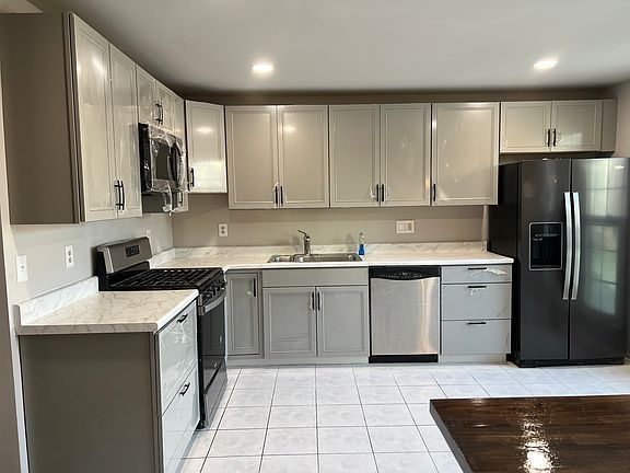 5th image of 12334 Fox Lake Ct