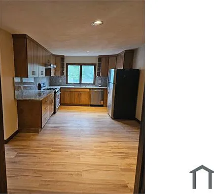 54 Pleasant St — Photo 2