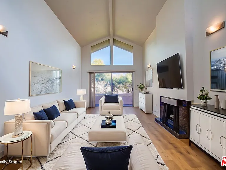 1531 Camden Ave #Penthouse 3 — Photo 1