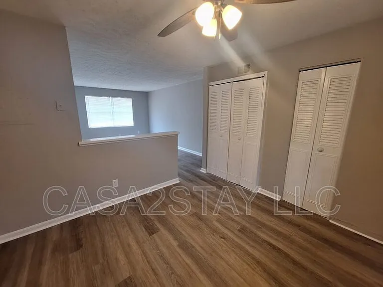 329 Redmar Blvd #11 — Photo 4