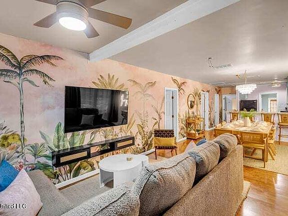 5th image of 800 Ruth Ave