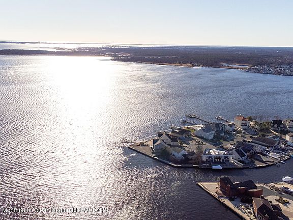 3rd image of 279 S Shore Drive