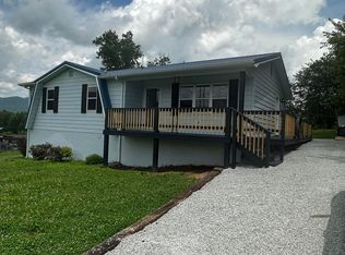 293 Valley View Rd, La Follette, TN 37766