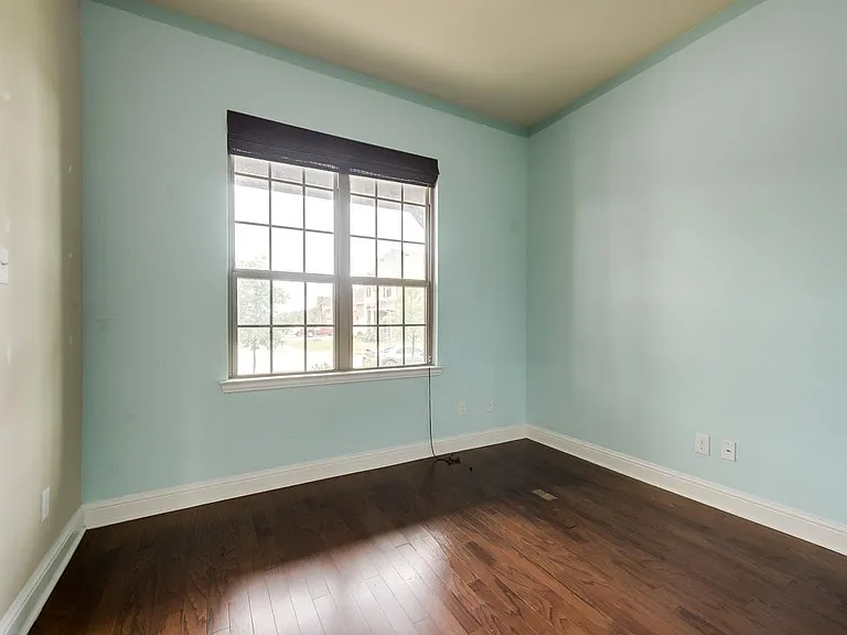 3503 Holly Rd — Photo 5